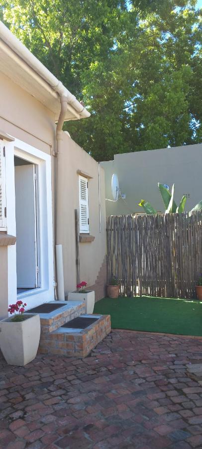 Peony Luxury Room With Wifi And Own Entrance Municipalità locale di Municipalità locale di Stellenbosch Esterno foto